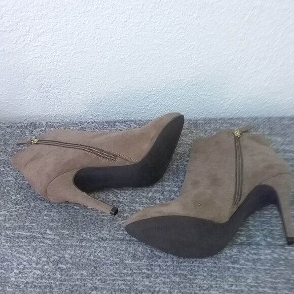 Nine Werst Boots Women's 7.5M Taupe inside zipper Olivia3Y High Heel Ankle Boots - Picture 6 of 9